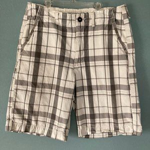 American Eagle Outfitters men's longer length plaid shorts size 33